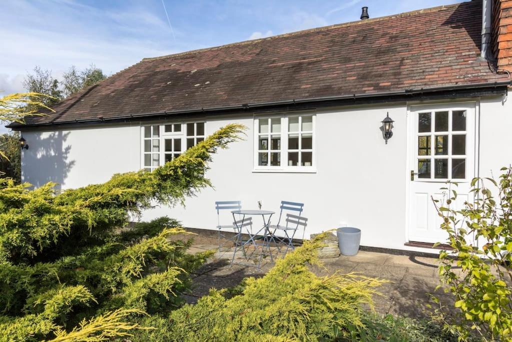 The Willow Studio - Peaceful Retreat Near Whitstable Seaside ฟาเวอร์แชม ภายนอก รูปภาพ