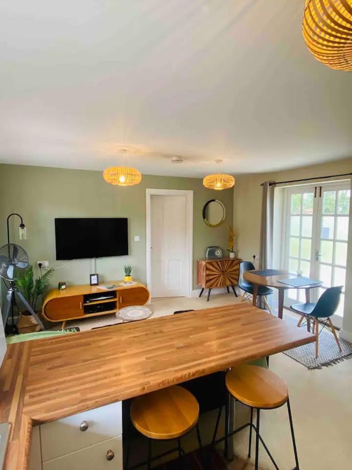 The Willow Studio - Peaceful Retreat Near Whitstable Seaside ฟาเวอร์แชม ภายนอก รูปภาพ