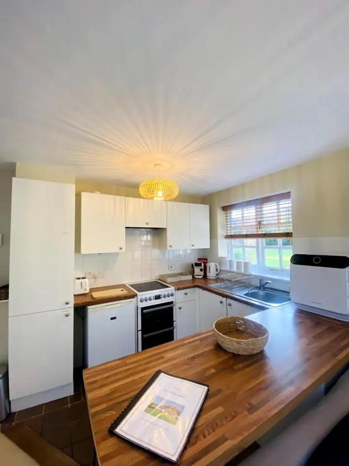 The Willow Studio - Peaceful Retreat Near Whitstable Seaside ฟาเวอร์แชม ภายนอก รูปภาพ